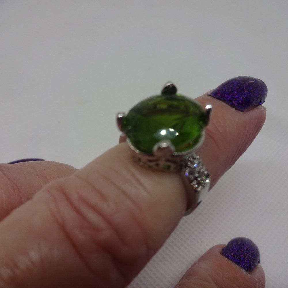 Beautiful "SIMULATED PERIDOT & WHITE TOPAZ" Handmade Silver Ring Size 7 #789